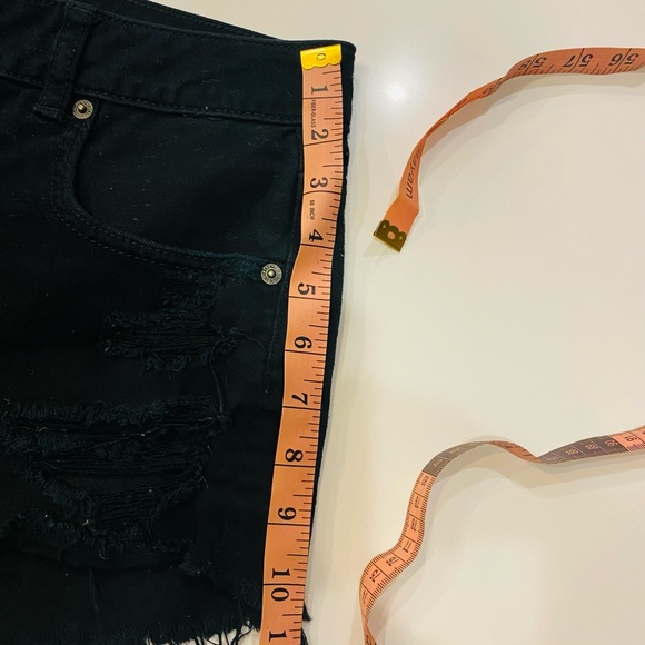 American Eagle 🦅 distressed Jean shorts - Picture 7 of 9